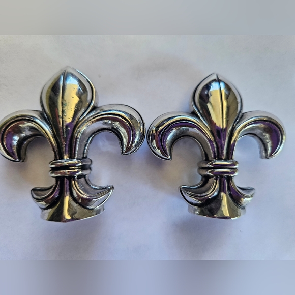 Salt and Pepper Shakers Vintage Mini Fleur-de-lis - Picture 2 of 6